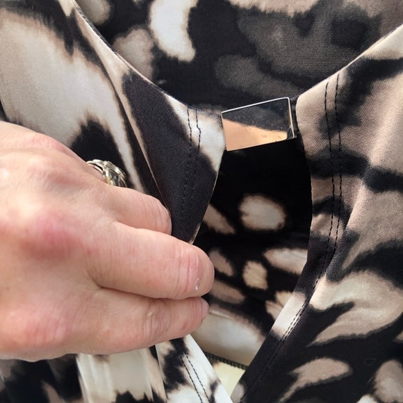 Calvin Klein size large leopard print faux wrap flattering neutral shades - Picture 12 of 13